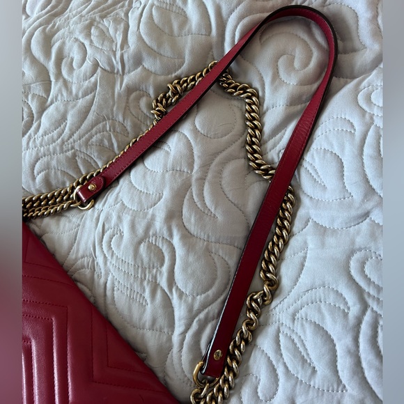 Gucci GG Marmont Medium Shoulder Bag - Picture 3 of 8